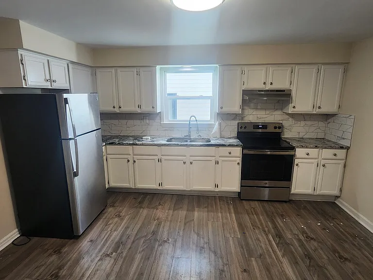 626 E Maple St #1 — Photo 4