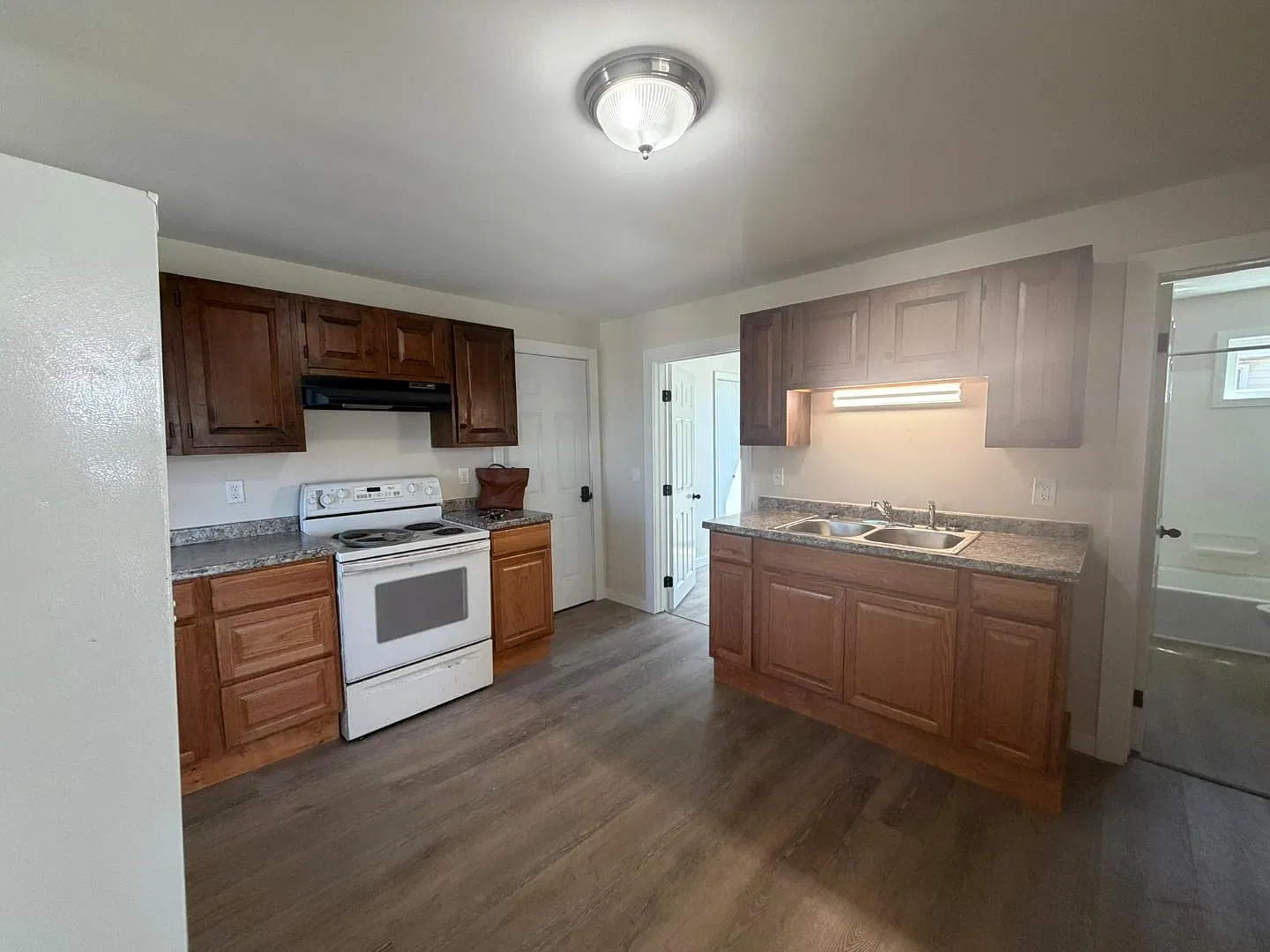 495 North Main Street — Photo 2