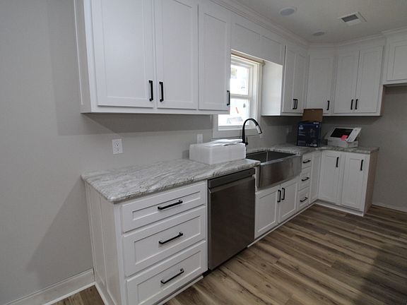 4th image of 440 Oak Point Dr Lot 111