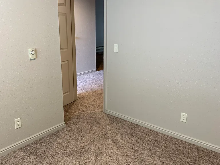 Peterson Park Apartments — Photo 13