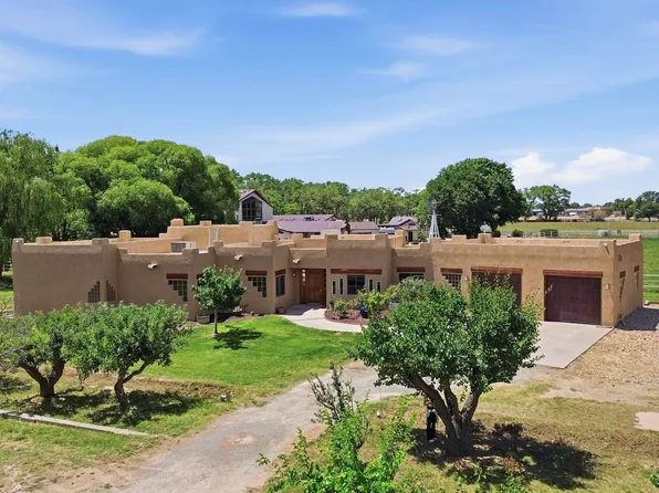 458 Calle De Wences, Los Lunas, NM 87031