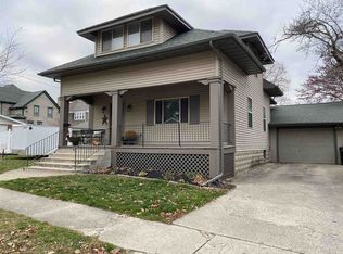 921 Lake Park Dr, Kendallville, IN 46755