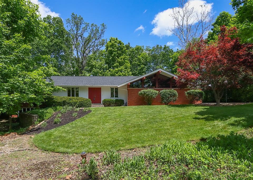 1st image of 140 Rossmoyne Dr