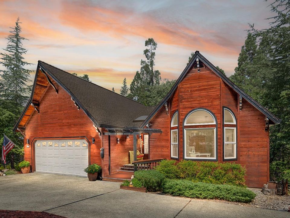 1st image of 898 Dogwood Dr