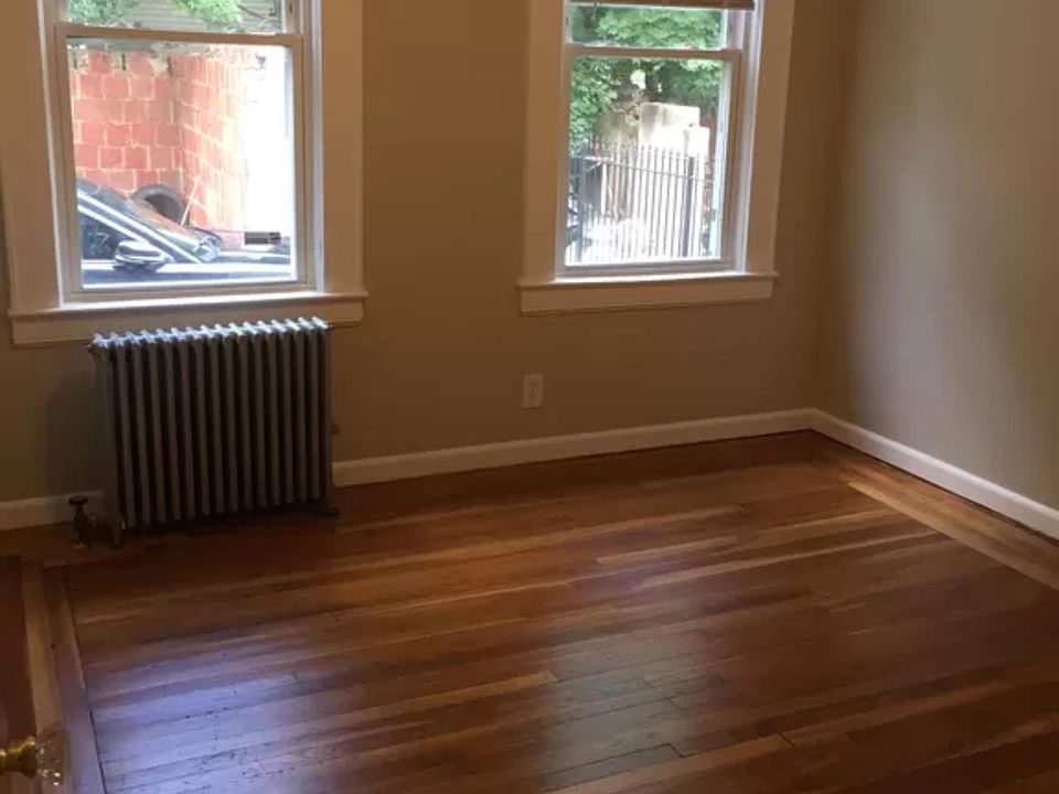 1st image of 405 S 15th St Floor 1