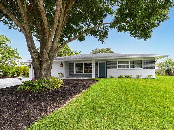 2nd image of 2627 Siesta Dr