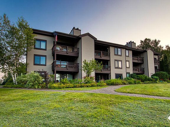 3rd image of 12 Harbor Ln Unit 8