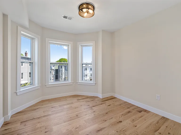 277 Webster St #3 — Photo 10