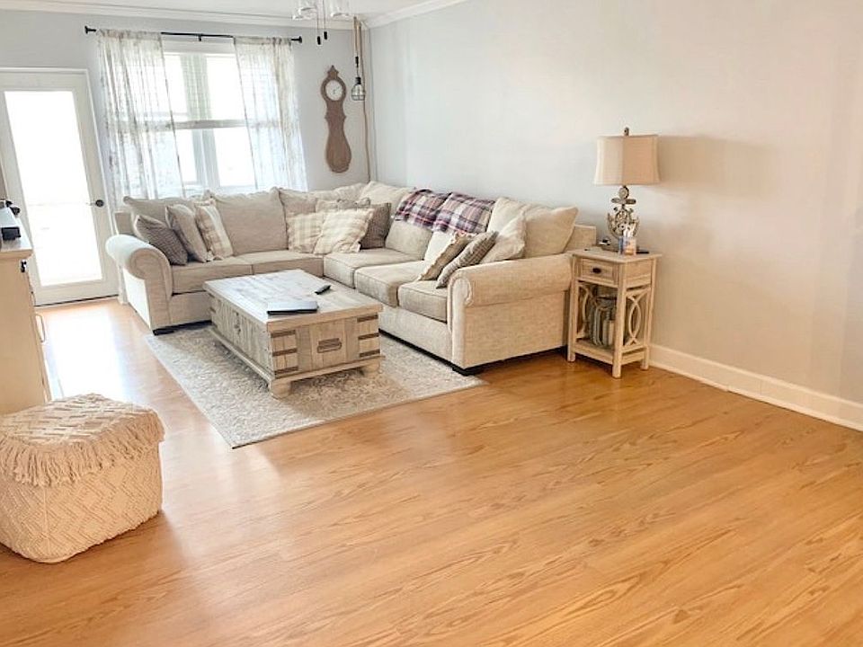 1st image of 55 Monroe Blvd APT 3C