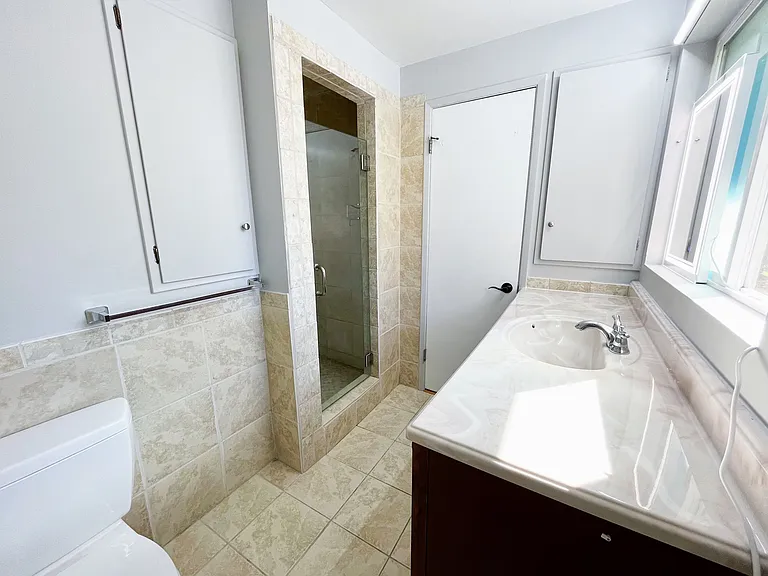 9000 Lake Washington Blvd NE — Photo 16