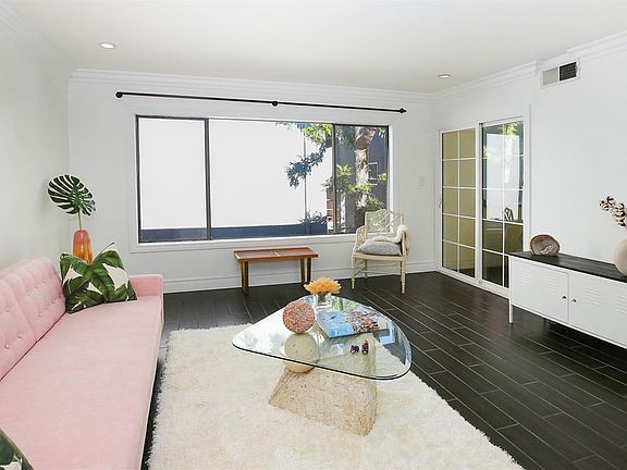 3rd image of 14335 Huston St APT 211