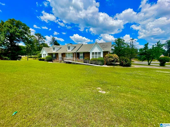 627 Memorial Dr, Bessemer, AL 35022