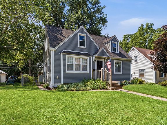 3rd image of 513 W 29th St