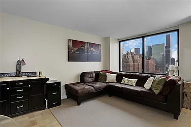Sold by WIRE International Realty