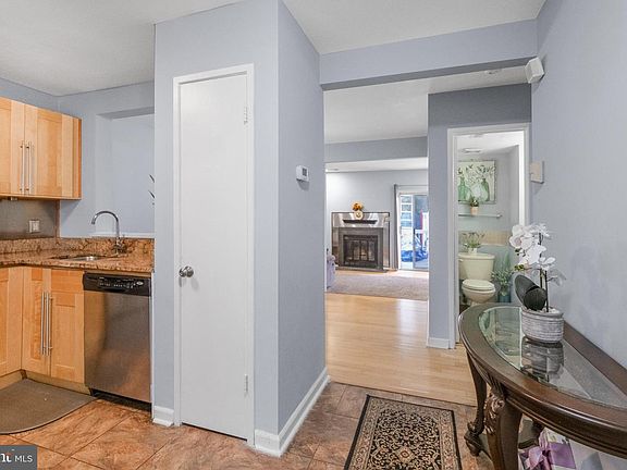 3rd image of 8603 Venoy Ct