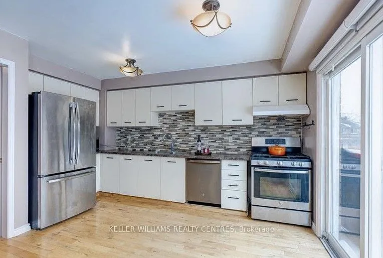 21 Delaney Cres — Photo 2