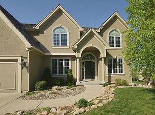 7195 Curth Rdg, Parkville, MO 64152