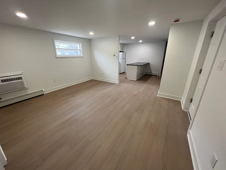518 W Biddle Street — Photo 6