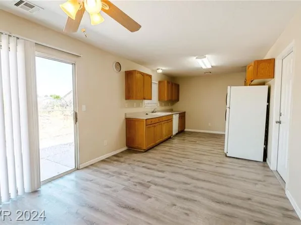 1081 Jubilee Ct APT B, Pahrump, NV 89048