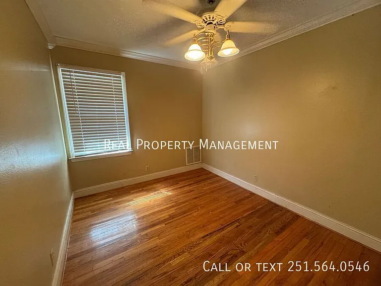 1063 Midmoor Dr — Photo 10