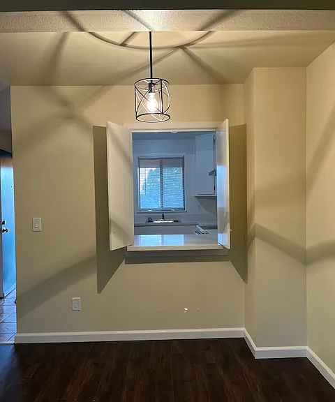 Kearny Street Apartments — Photo 4