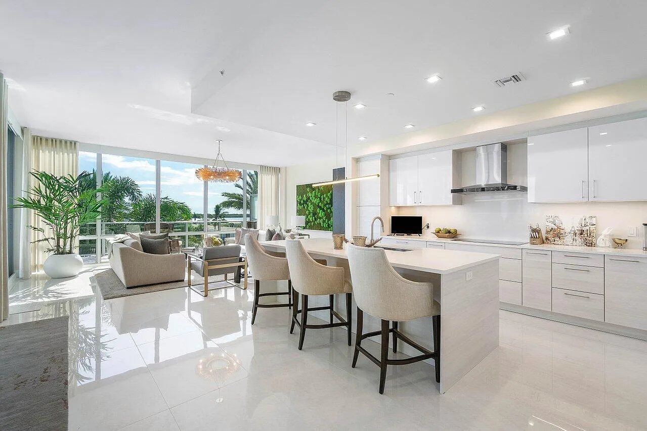 3 bed, 3.5 bath, 2148 sqft, $10,000 — Photo 2