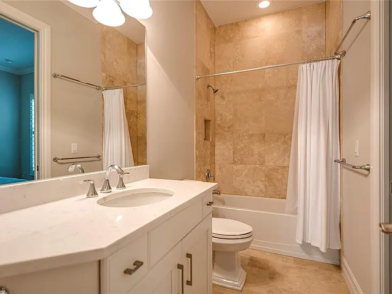 6560 Roma Way — Photo 15