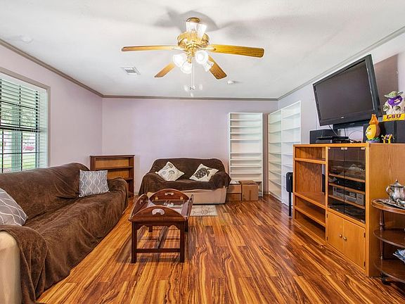 4th image of 219 Lee Ave