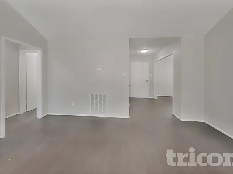 17719 Glenpatti Dr — Photo 2