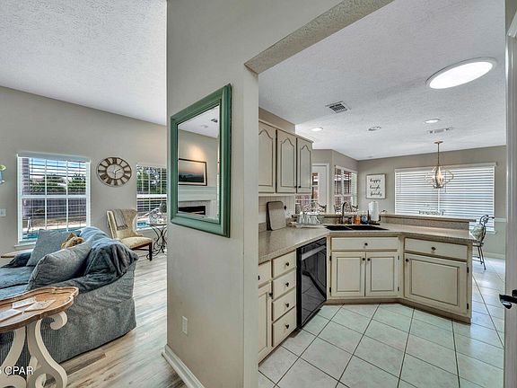 3rd image of 128 Bonaire Dr