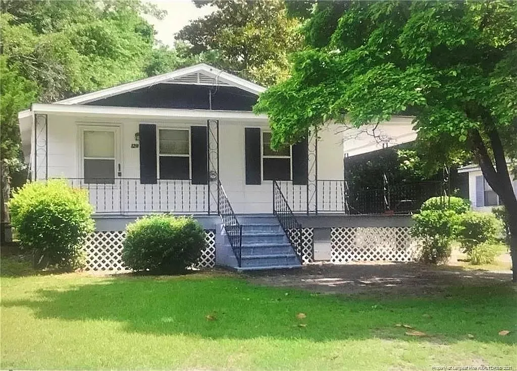 3 bed, 865 sqft, $1,000 — Photo 1