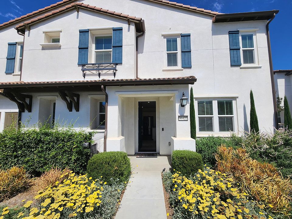 1st image of 30422 Town Square Dr
