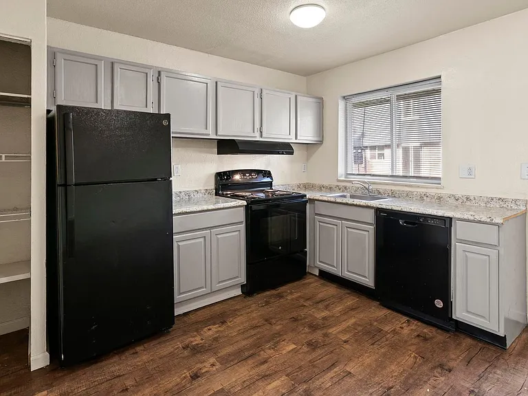 Westport Crossing Apartments — Photo 111