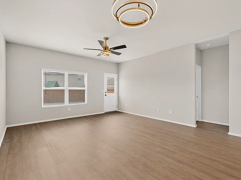 3038 Laguna Clfs — Photo 9
