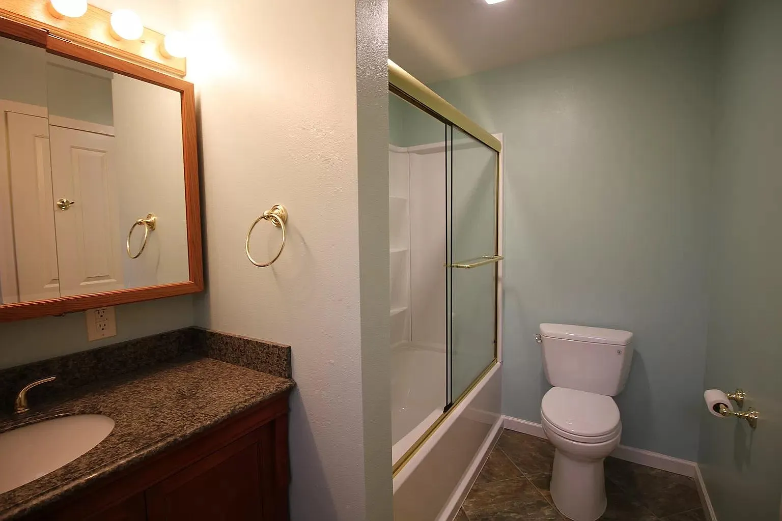 4 bed, 2080 sqft, $4,200 — Photo 2