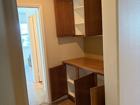 4th image of 4702 Laurel Ridge Dr #C