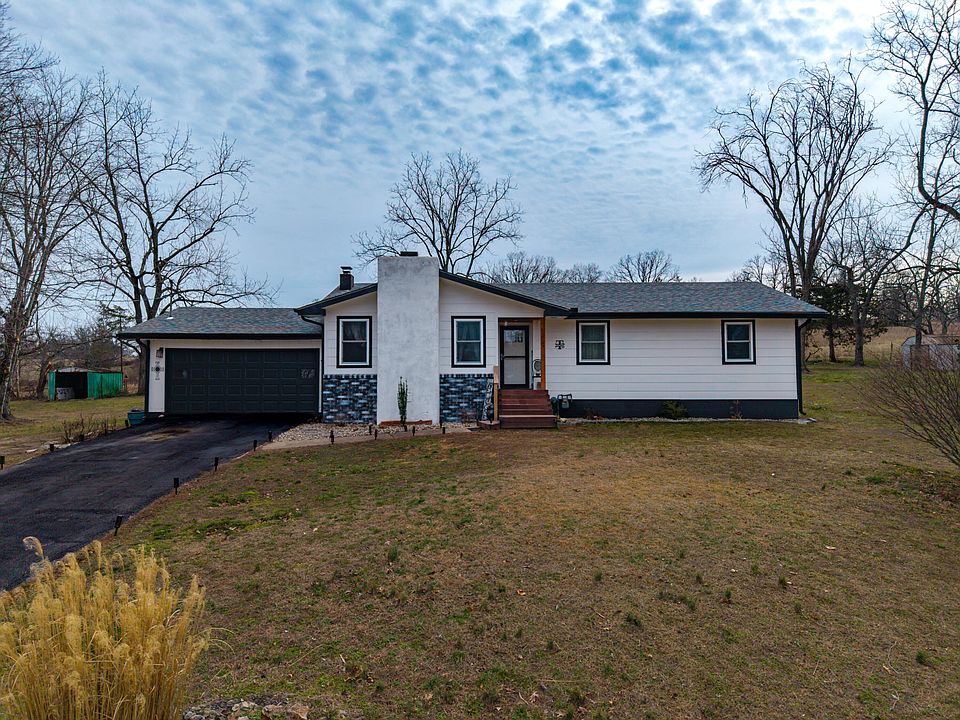1st image of 1705 Lakeview Drive