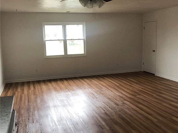 2nd image of 117 10th Ave