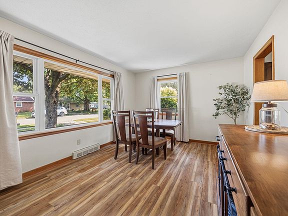 5th image of 1726 Arbor Dr