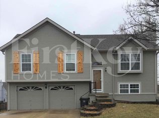 1707 Brent Ln, Greenwood, MO 64034