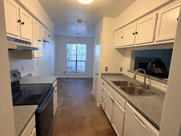 2255 Thousand Oaks Dr, San Antonio, TX