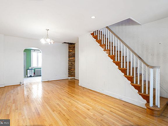 5th image of 423 Cross St