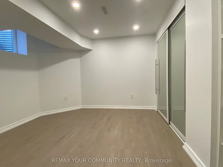 134 Kemano Rd #BASEMENT — Photo 11