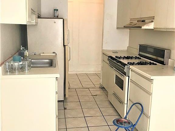2nd image of 2922 Barnes Ave APT 4A