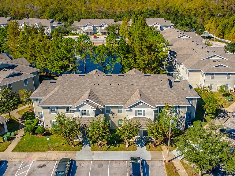 Marbella Pointe and Marbella Cove — Photo 19