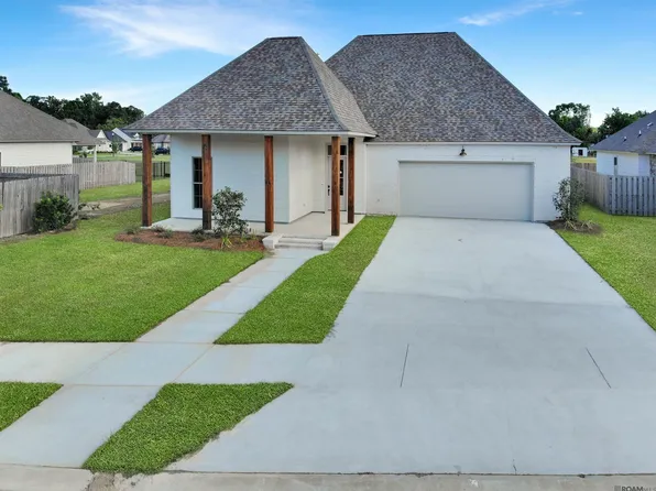 1124 Irish Ivy, Denham Springs, LA 70726