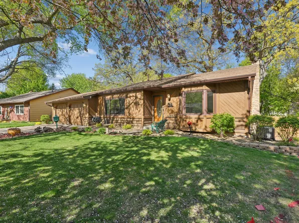 11972 Chisholm St NE, Blaine, MN 55449