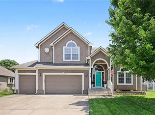 417 S Lakeshore Dr, Raymore, MO 64083