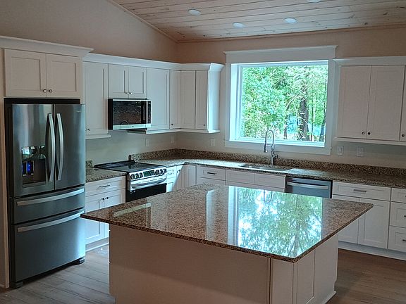 3rd image of 28 Eller Rd