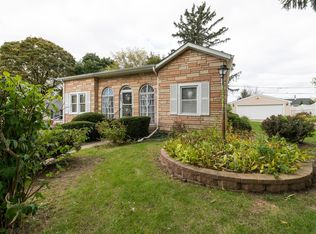 207 Park Rd, Lakemoor, IL 60051